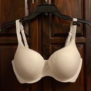 Victoria’s Secret 32DDD NWT Body by Victoria Perfect Shape Bra